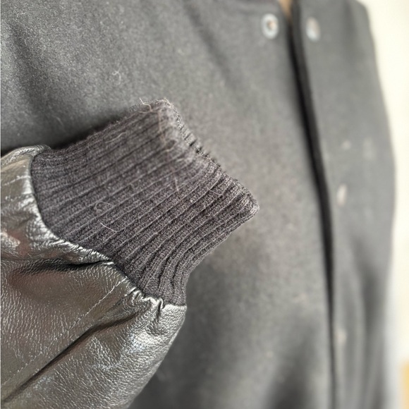 Vintage Leather and Wool Bomber Jacket - Picture 8 of 8